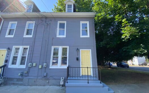 402 E King St York, PA