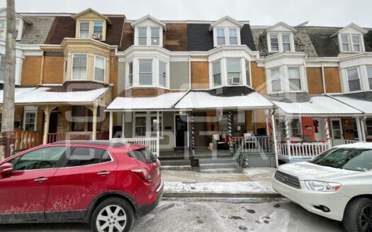938 W College Ave, York
